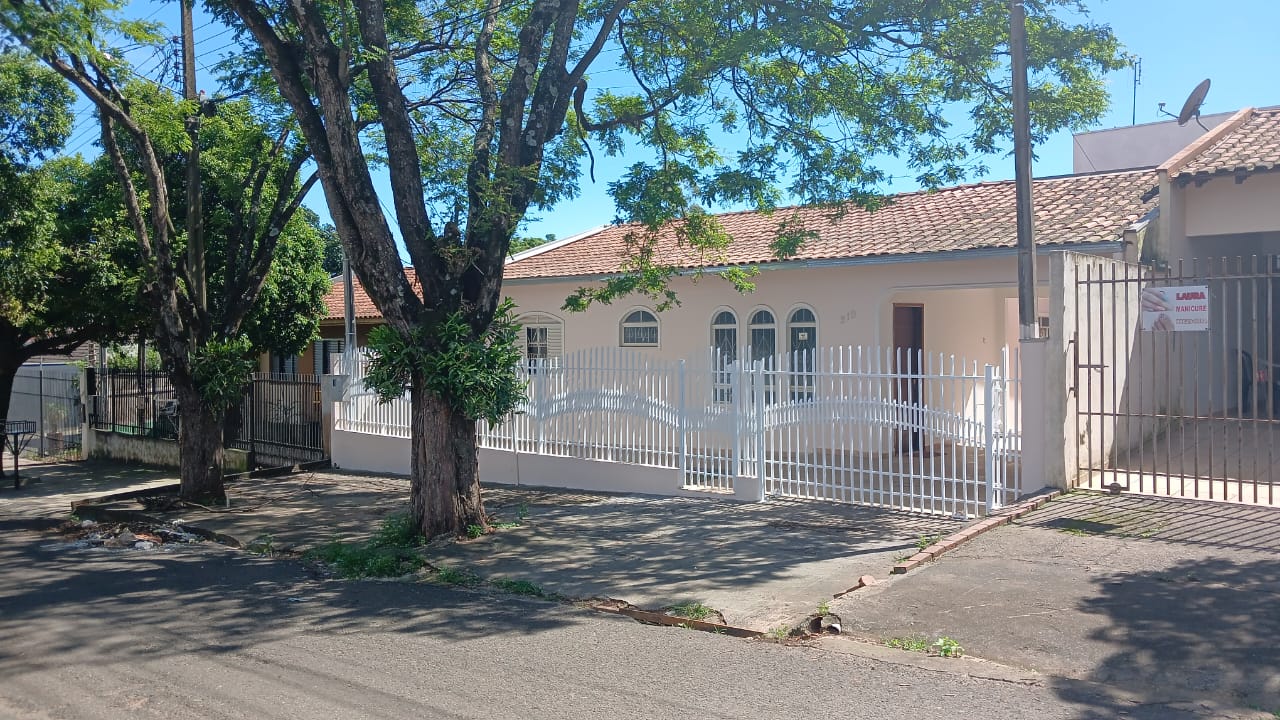 Rua Dr. Francisco Beltrão, 210